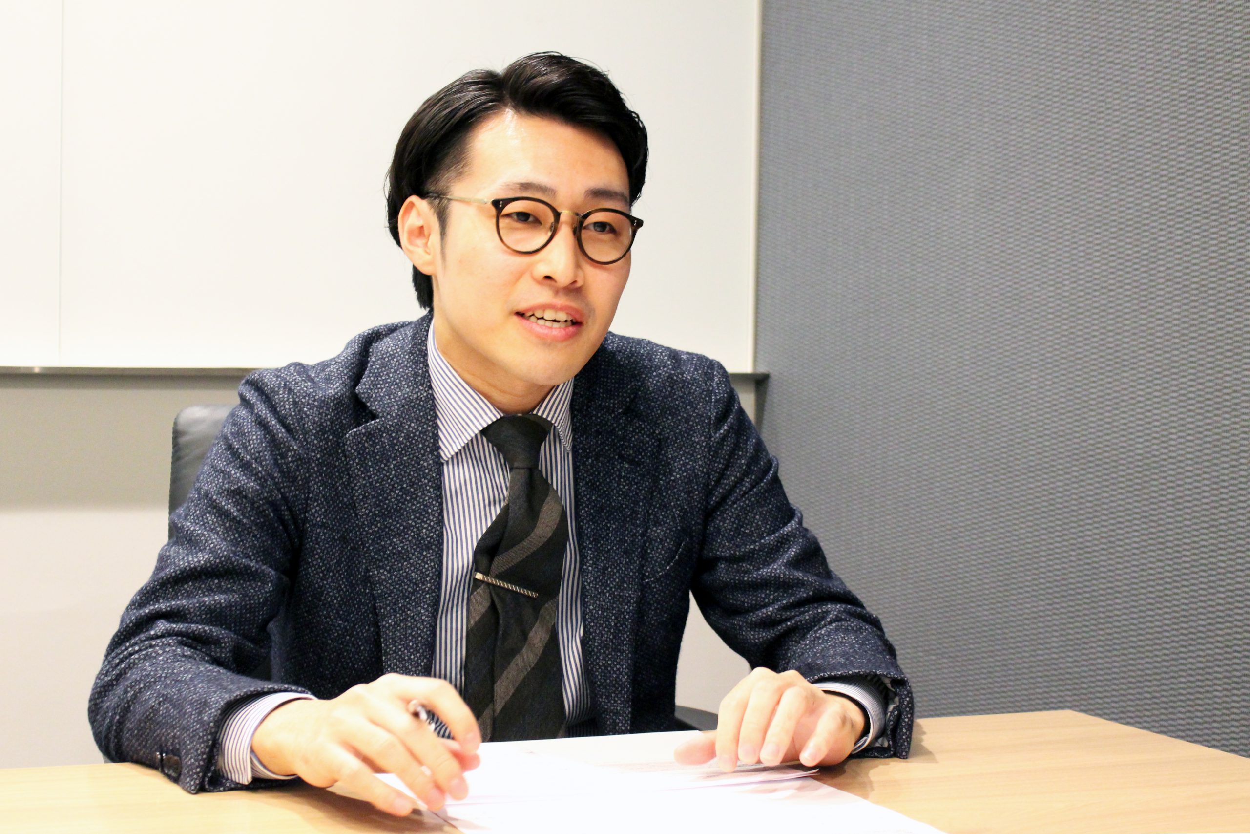 アクシスコンサルティング　尾崎