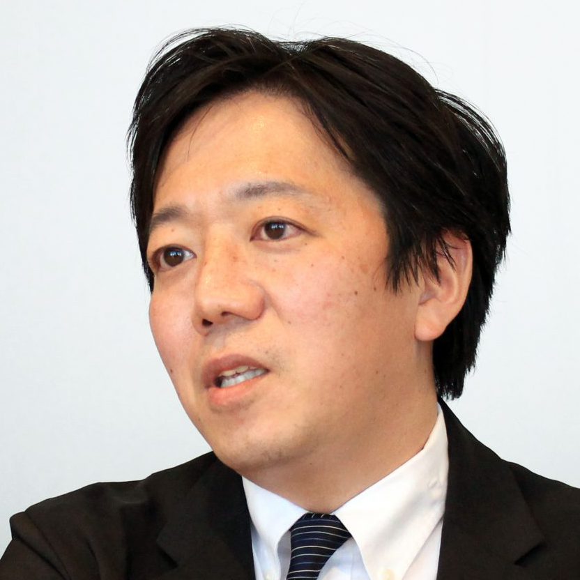 山内達夫様