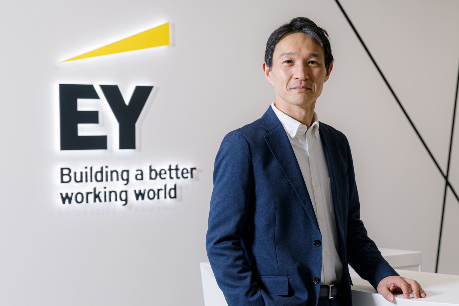 EYストラテジー・アンド・コンサルティング エンタープライズリスク － デジタルガバナンス パートナー 川勝健司様インタビュー／ データドリブン経営に必須のデジタルガバナンスを支援