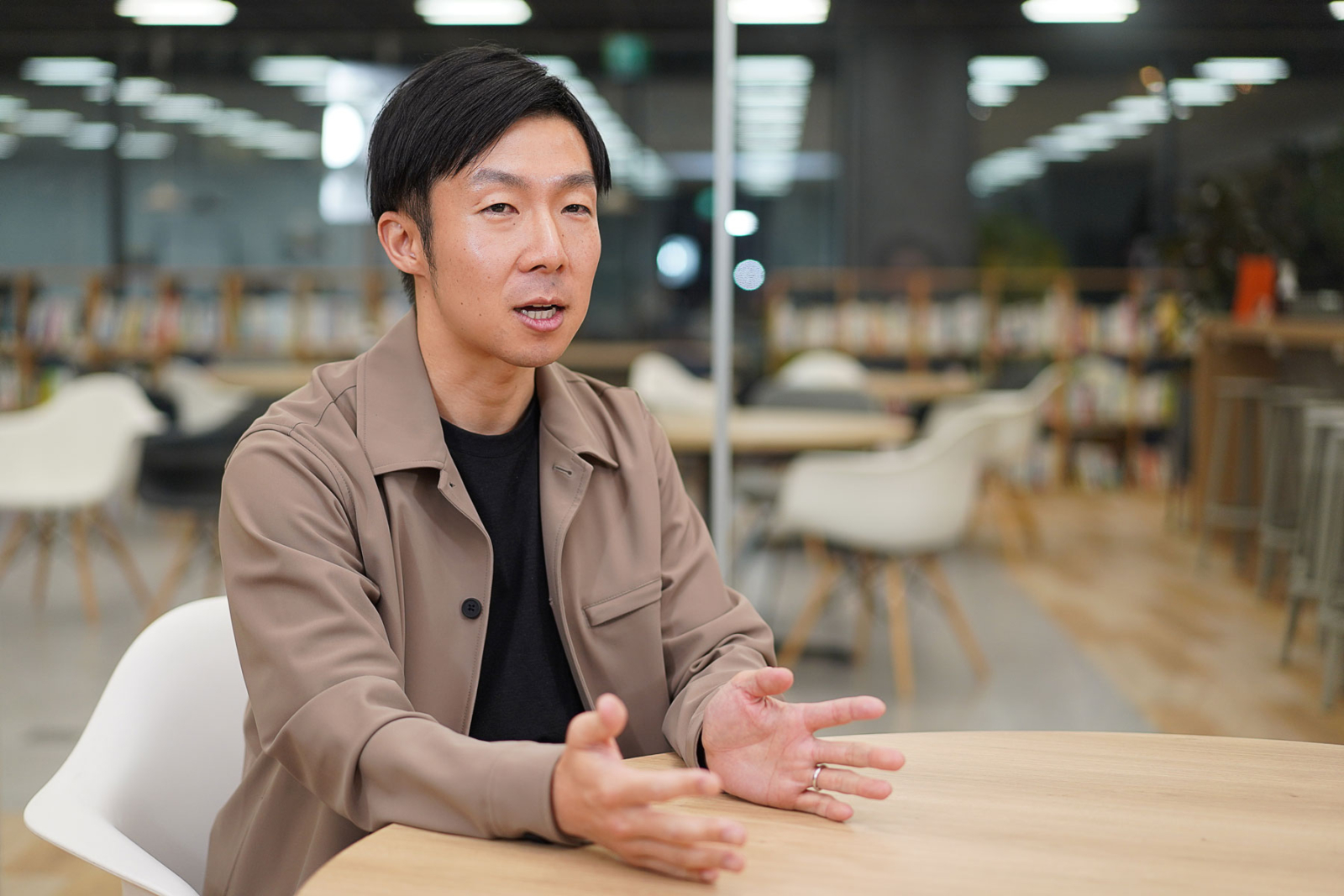 【転職事例】外資系戦略コンサルが選んだ「事業をゼロから描く道」 ―「社会的意義×ビジネス」の両立を目指して／株式会社エクサウィザーズ グループ執行役員 羽間康至様 インタビュー