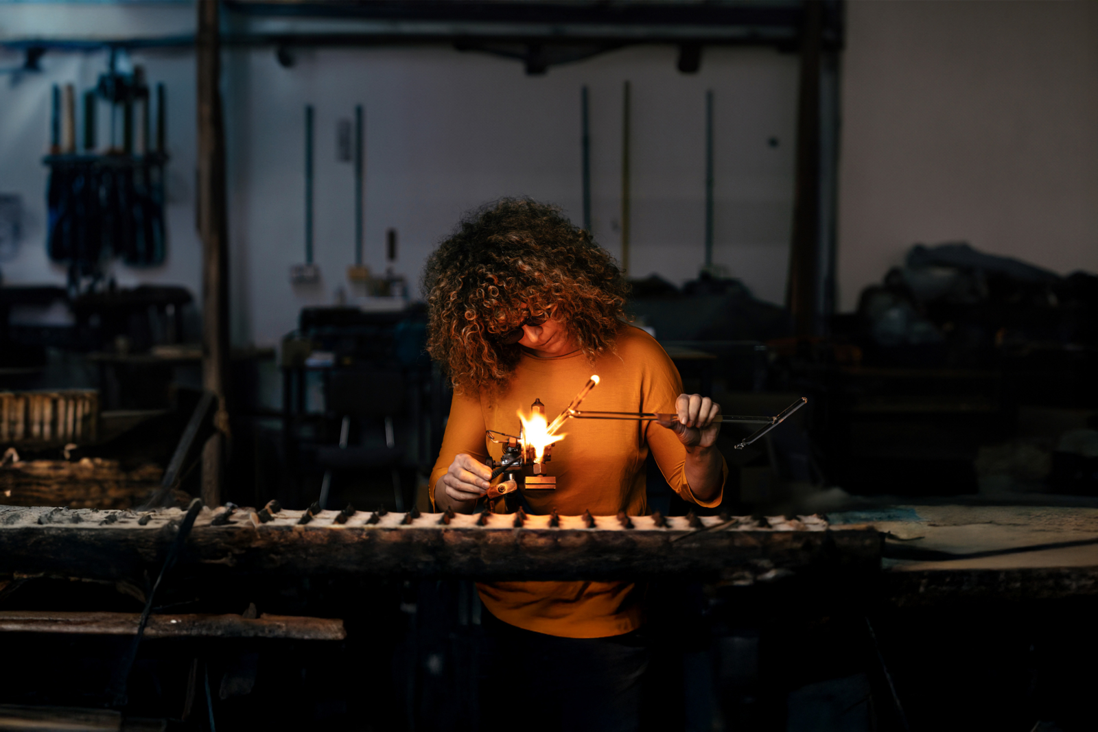 EY調査、2025年上半期の世界のIPOは市場のボラティリティが高まる中で回復力を示す