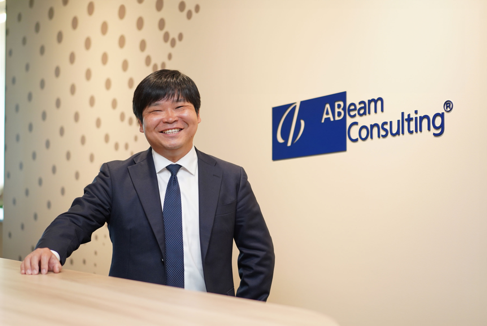 アビームコンサルティング株式会社 財務戦略・構造改革 戦略ユニット インタビュー／変革の本番に立つ｜PMI・カーブアウトで、経営の意思と現場をつなぐ