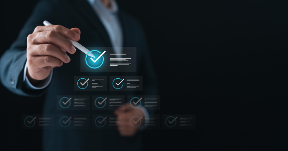 コンサルティングファームの在籍者数はどう変化している？2025年8月時点の最新データをもとに人材動向を分析