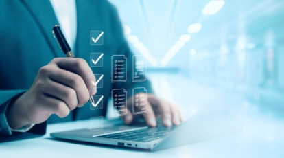 【2026年版】「独立コンサルの法人化」するタイミングはいつ？戦略的に見極める判断軸とは