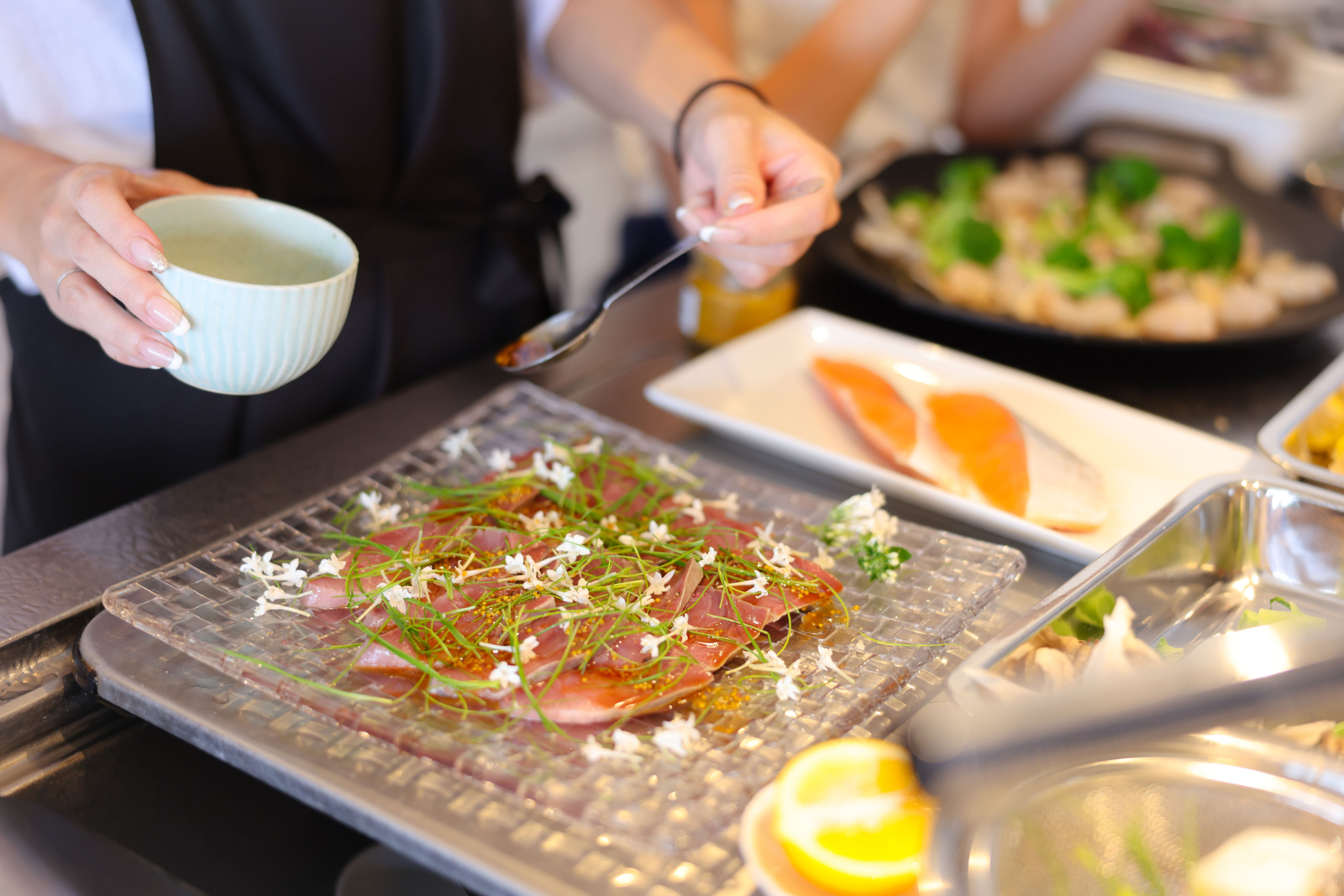 EYストラテジー・アンド・コンサルティング、沖縄恩納村でホテル向け食材の一括調達実証事業を開始