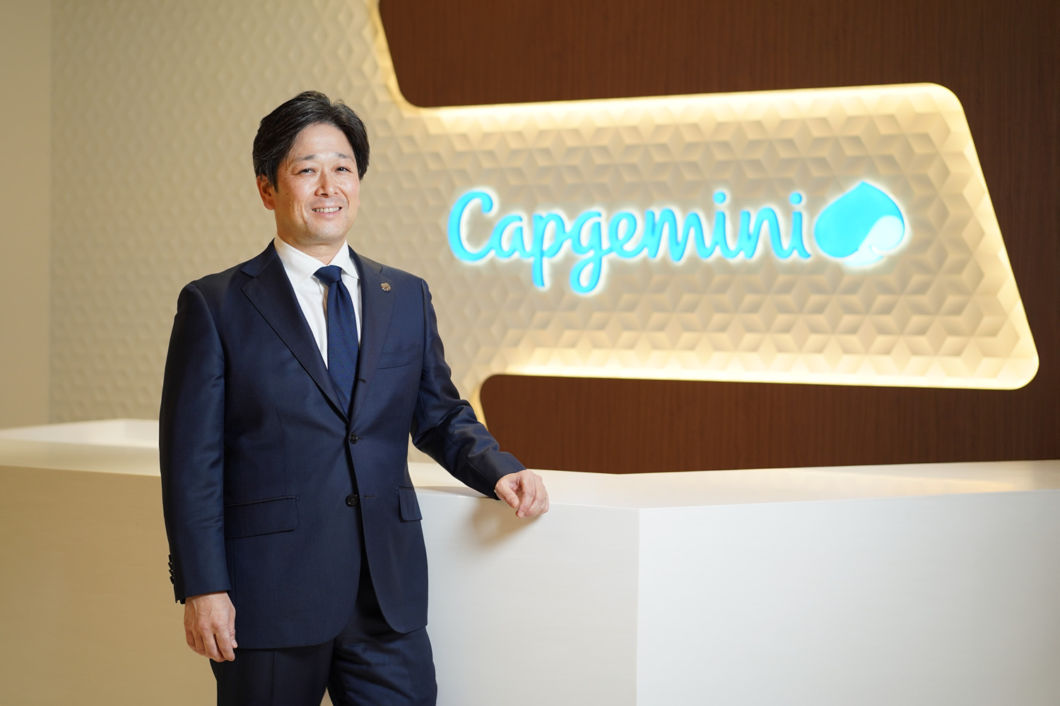 キャップジェミニ・インベント インタビュー／MDが語る「立ち上げ2日目の提案書」レベニューの壁を超えたグローバル連携の実力